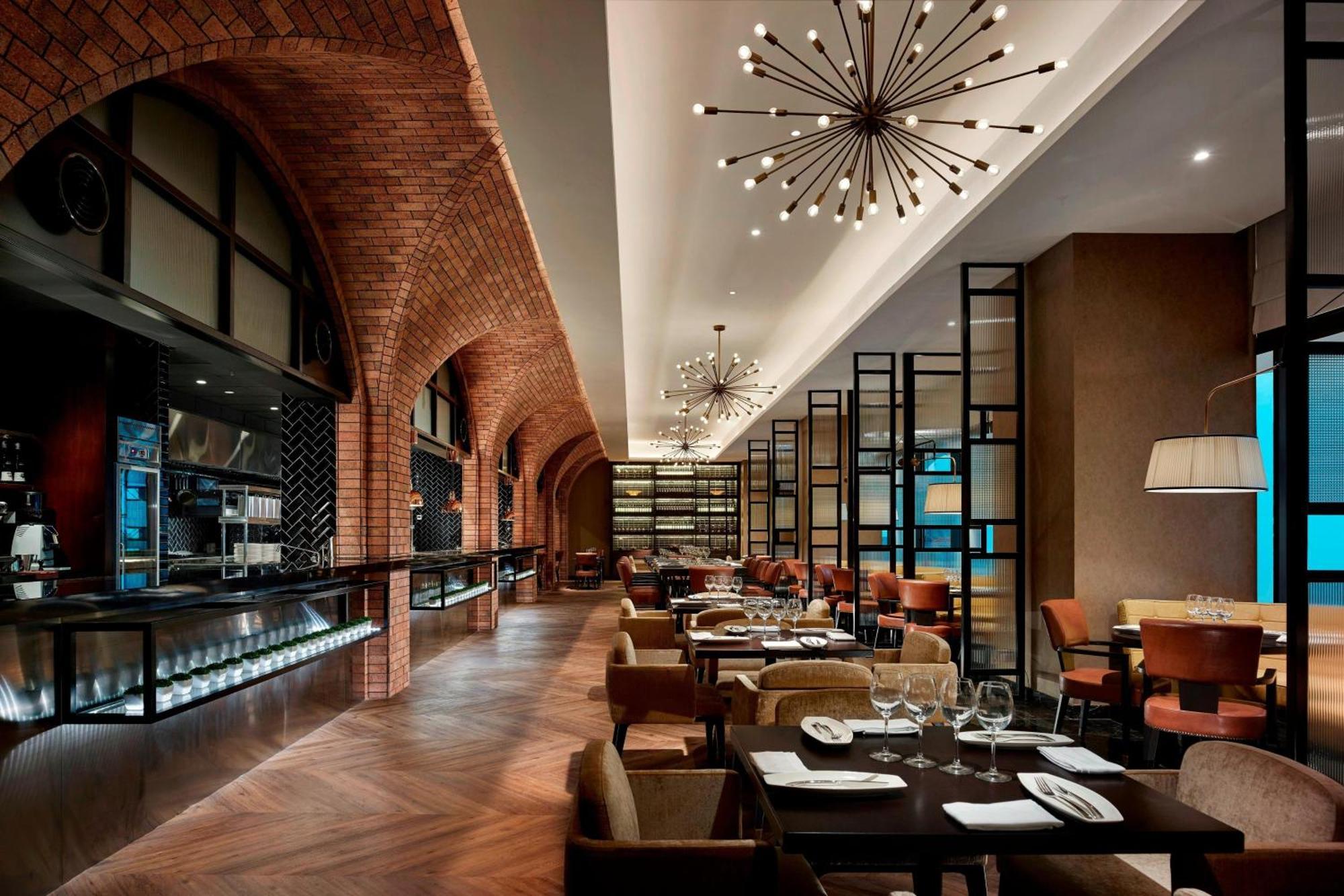 Hotel Stripes Kuala Lumpur, Autograph Collection Ngoại thất bức ảnh The restaurant
