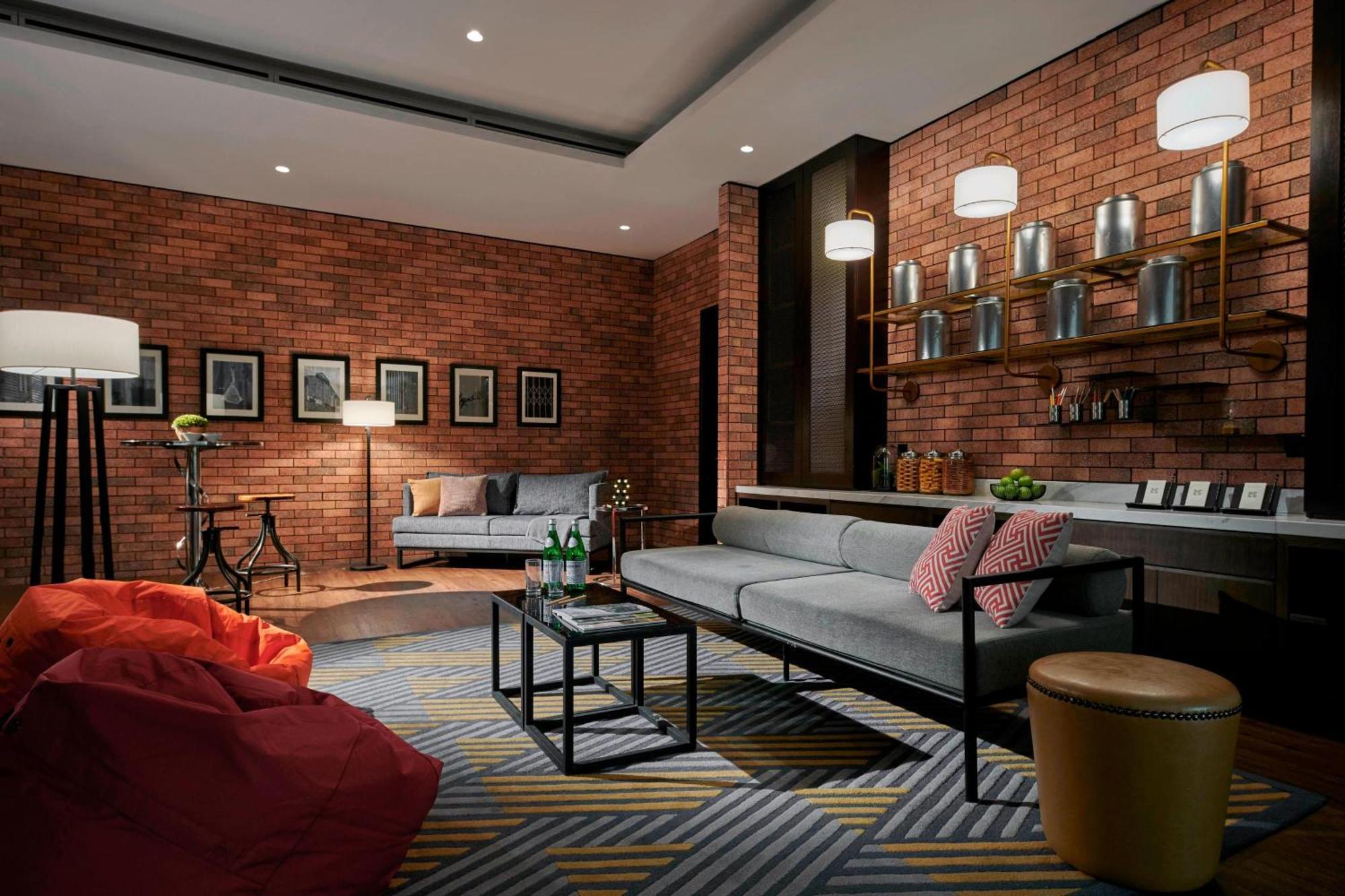 Hotel Stripes Kuala Lumpur, Autograph Collection Ngoại thất bức ảnh The Library