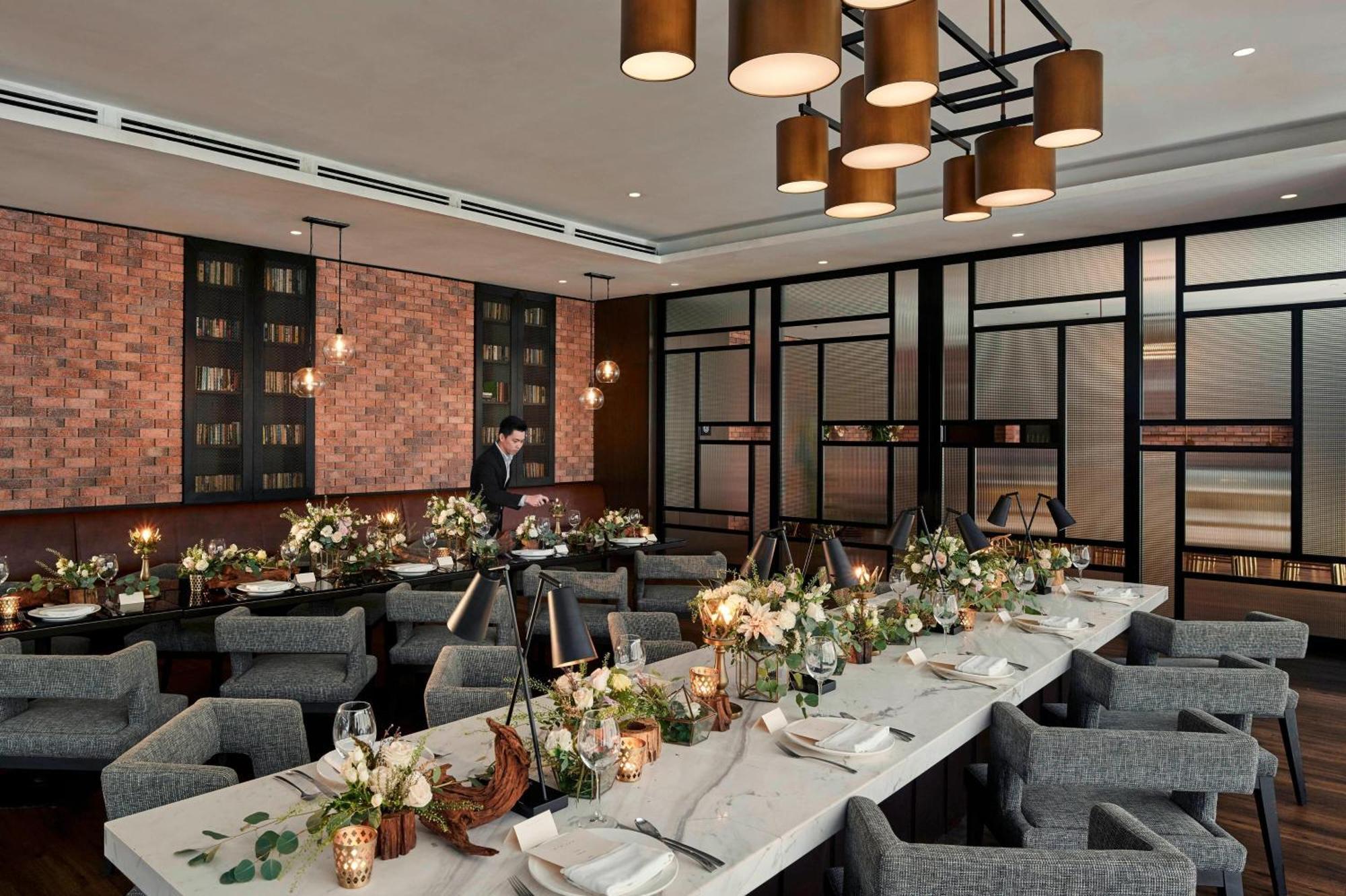 Hotel Stripes Kuala Lumpur, Autograph Collection Ngoại thất bức ảnh The private dining room at the restaurant