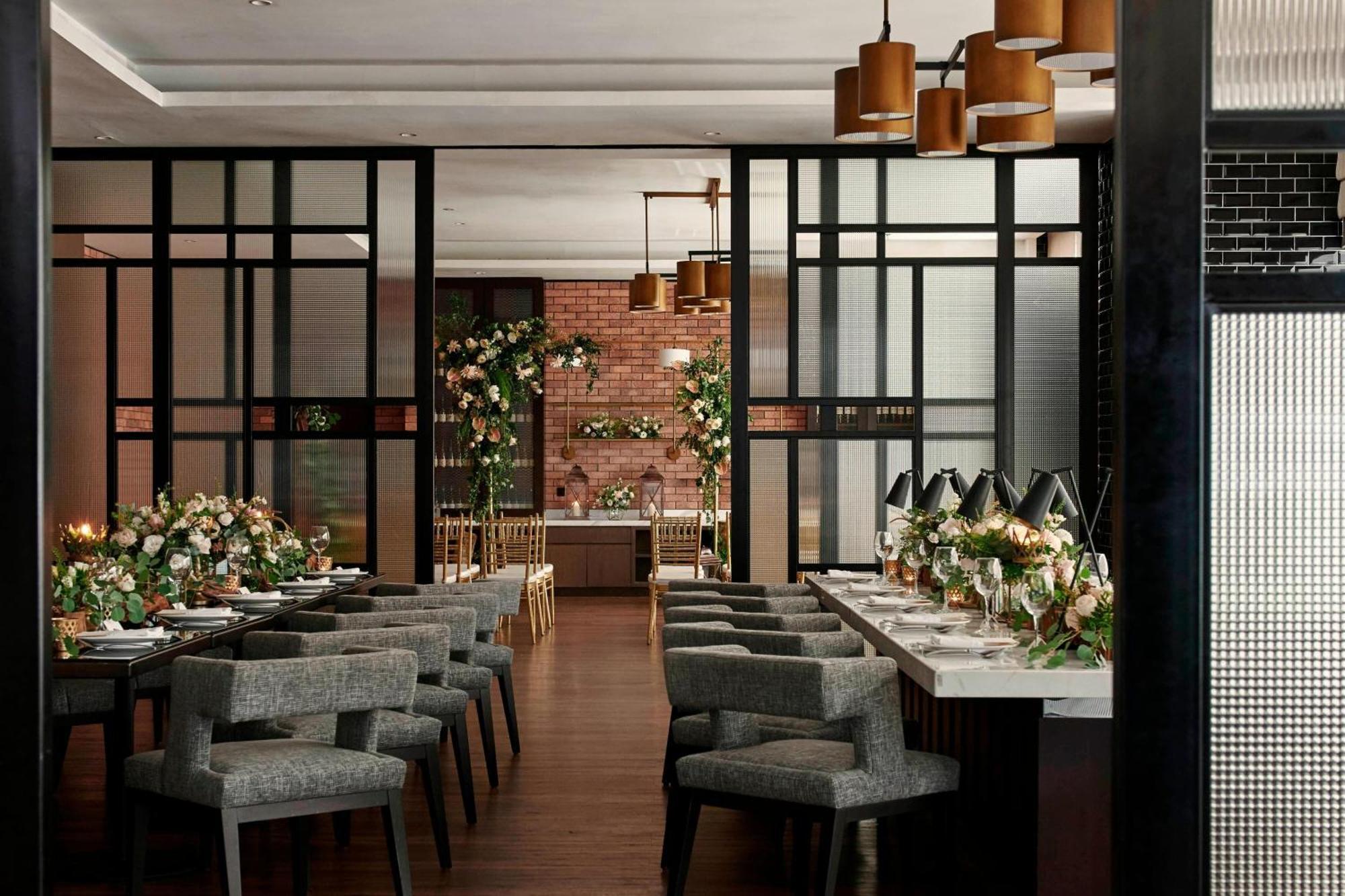 Hotel Stripes Kuala Lumpur, Autograph Collection Ngoại thất bức ảnh The interior of the restaurant