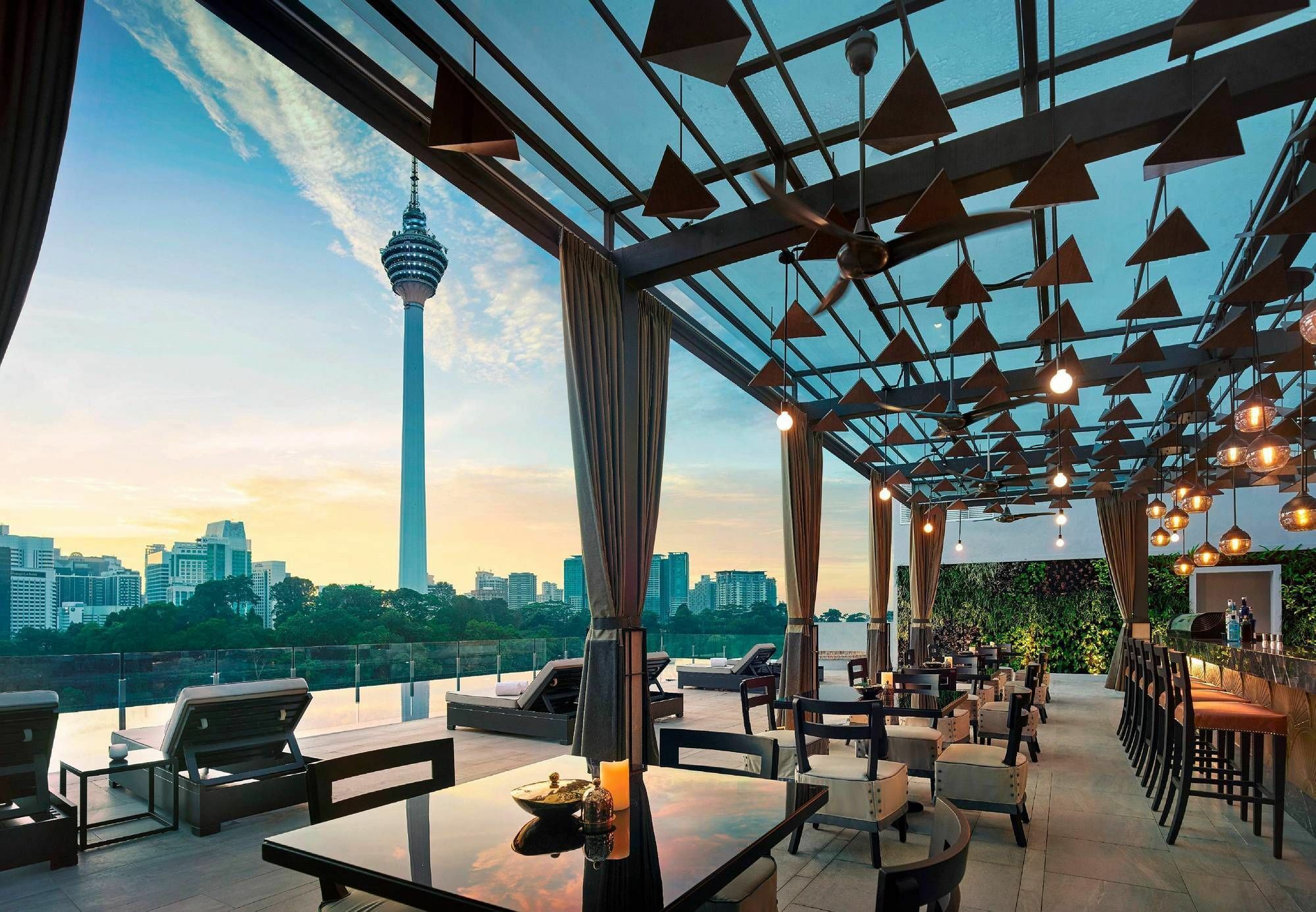 Hotel Stripes Kuala Lumpur, Autograph Collection Ngoại thất bức ảnh The 360° Sky Bar